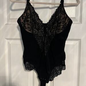 Popilush Black Lace Bodysuit